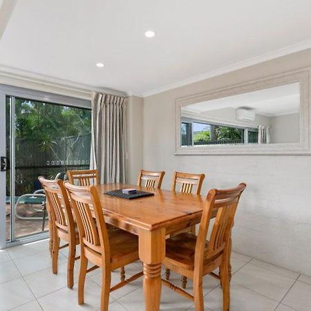 Le Court Villas Noosa Heads Bagian luar foto