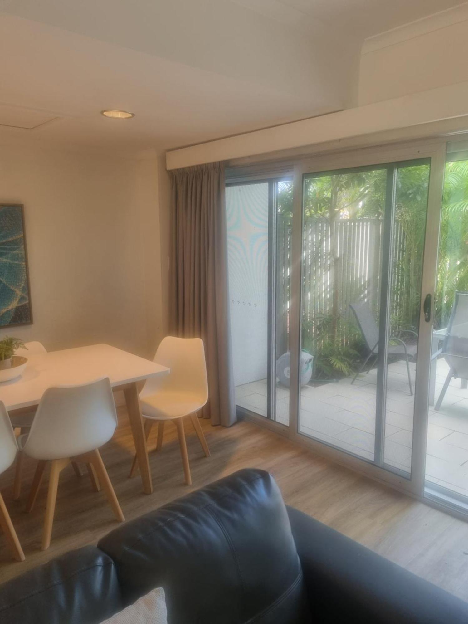 Le Court Villas Noosa Heads Bagian luar foto