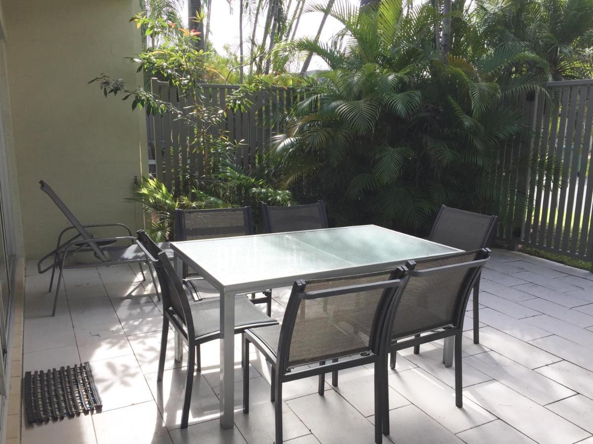 Le Court Villas Noosa Heads Bagian luar foto
